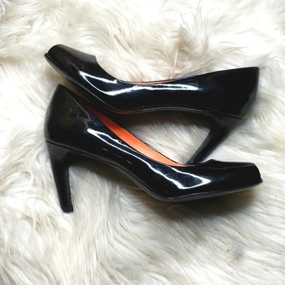 Via Spiga Black Frankie Patent Peep Toe Pumps 6M - Picture 4 of 12